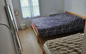 Apt 3 Bedrooms-1Km From Disney And Vallee Village